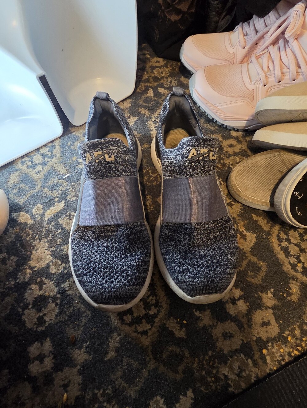 APL  Women's Size tech loom bliss size 6.5